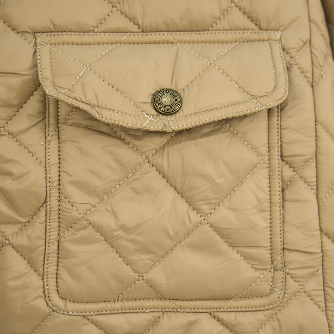 P390 zp version [Exclusive supply] Ralph Lauren/Ralph Lauren 2025aw autumn and winter popular items diamond-shaped quilted embroidered corduroy strips imitation feather jacket jacket Correct three-pocket version Slight waist design Free matching neckline ✅ Facial filling imitation feather cotton Three-in-one diamond-shaped quilted embroidery Soft and comfortable ✅ Customized double-circle brand hardware buckle back waist freely adjustable elastic design ✅ RL three-color diamond plaid cotton jacket 100% restoration Corduroy strips running through the whole body, no knots and overlaps, artificial curling, fine workmanship, highly recommended, a rare cotton jacket that does not look bloated, can be worn as an inner layer in the north, can be worn with multiple necklines, elastic waistline on the back, freely adjustable waistline, matte memory technology on the face, giving a cotton feel, not to be missed, highly recommended, color: black, white, gray green, khaki, navy blue, size: S M L XL, number: WW10950